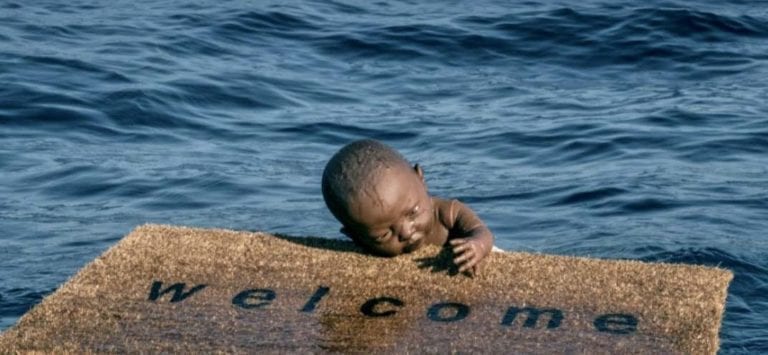 Frederico Clapis welcome sculpture baby mat water